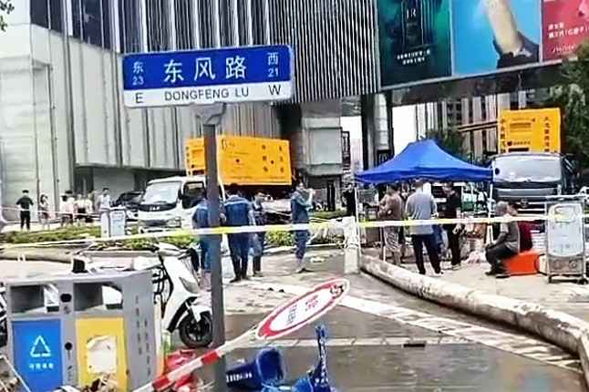 乐动·官方端网站在线-乐动(中国)排涝突击队在排涝现场